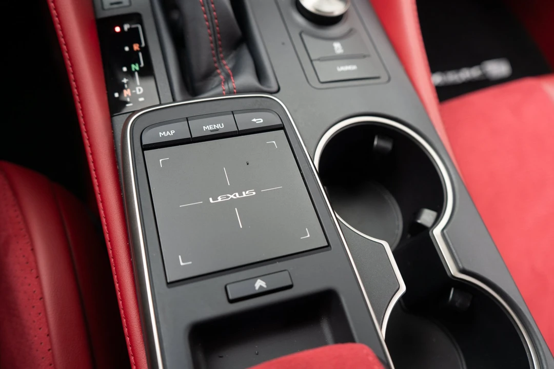 2020 Lexus RC F - Image 25 of 31