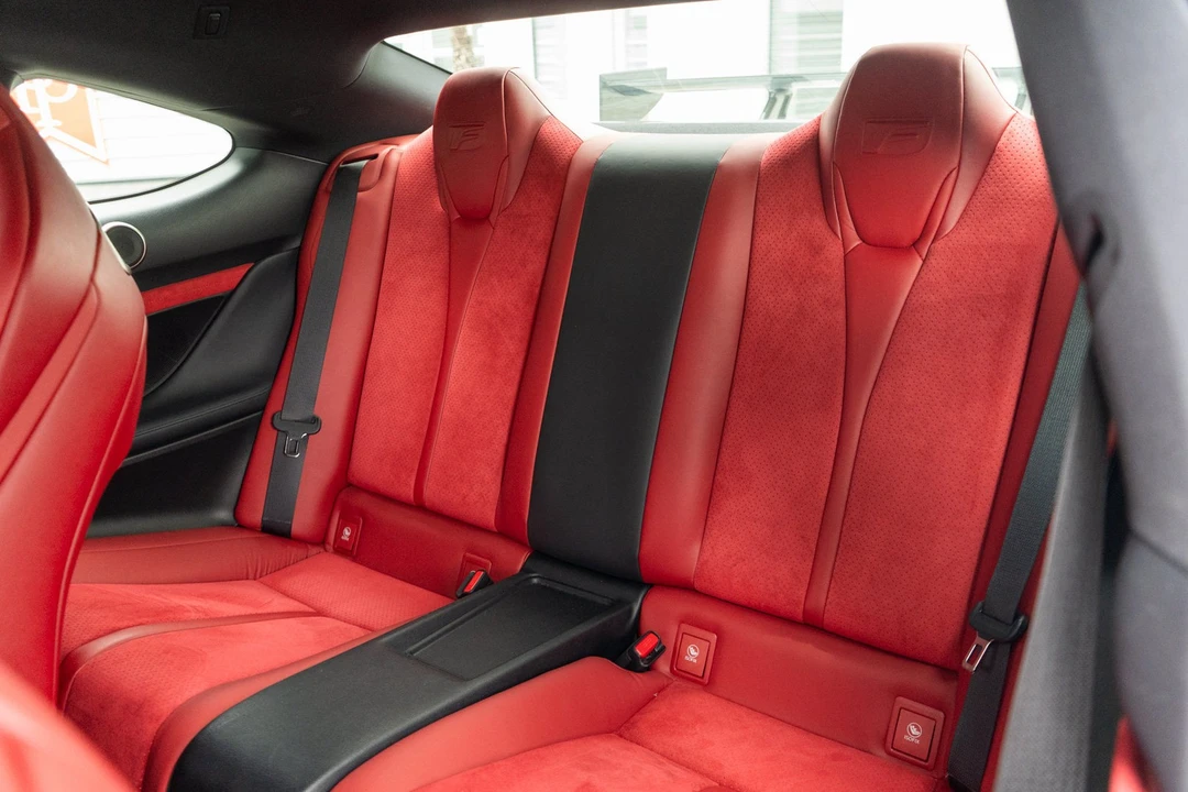 2020 Lexus RC F - Image 26 of 31
