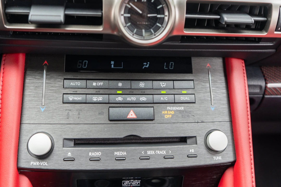 2020 Lexus RC F - Image 22 of 31