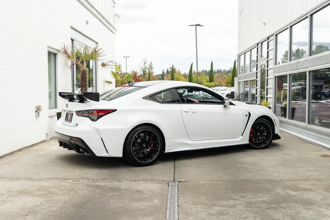 2020 Lexus RC F - Image 6 of 31
