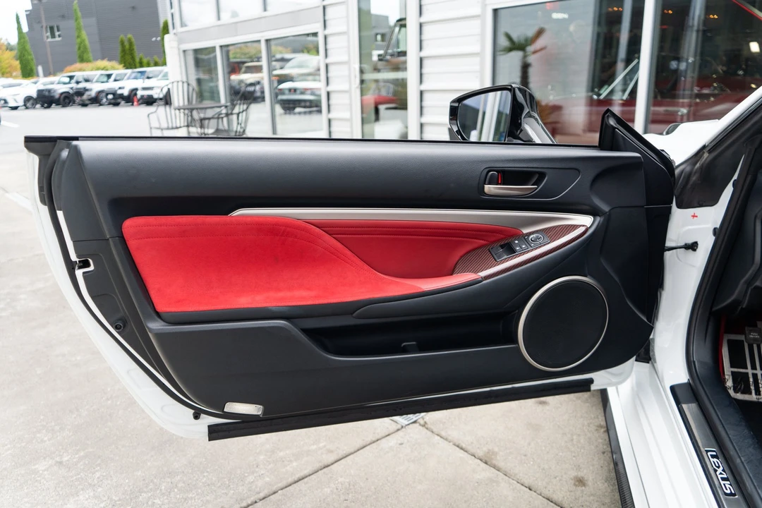 2020 Lexus RC F - Image 10 of 31
