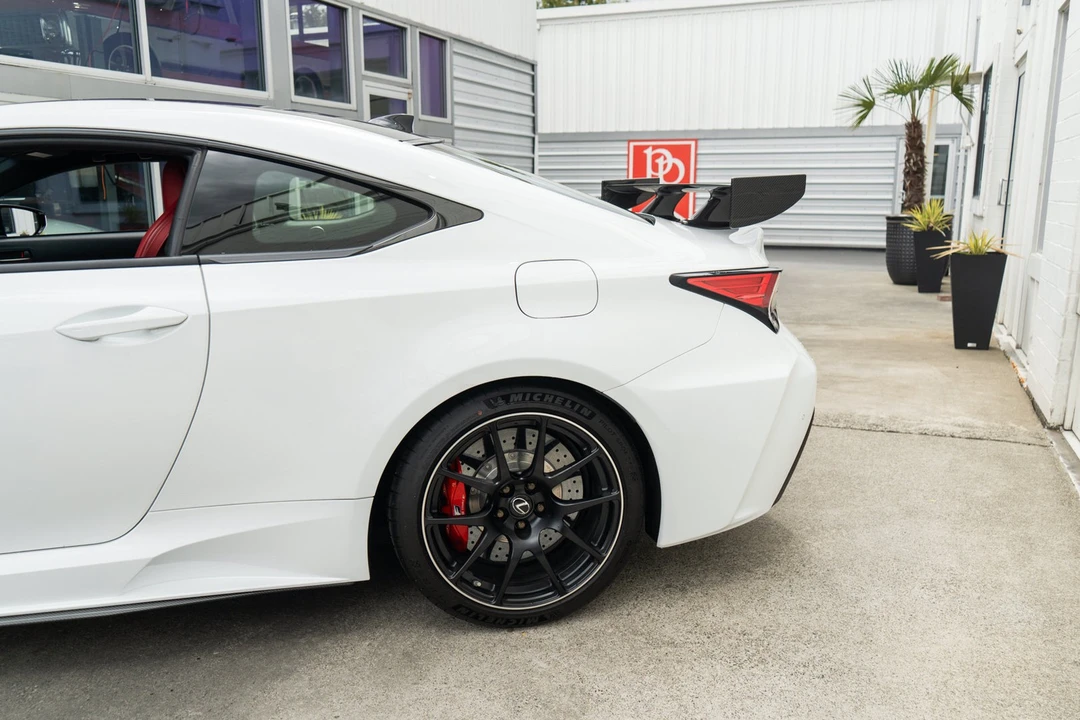 2020 Lexus RC F - Image 4 of 31