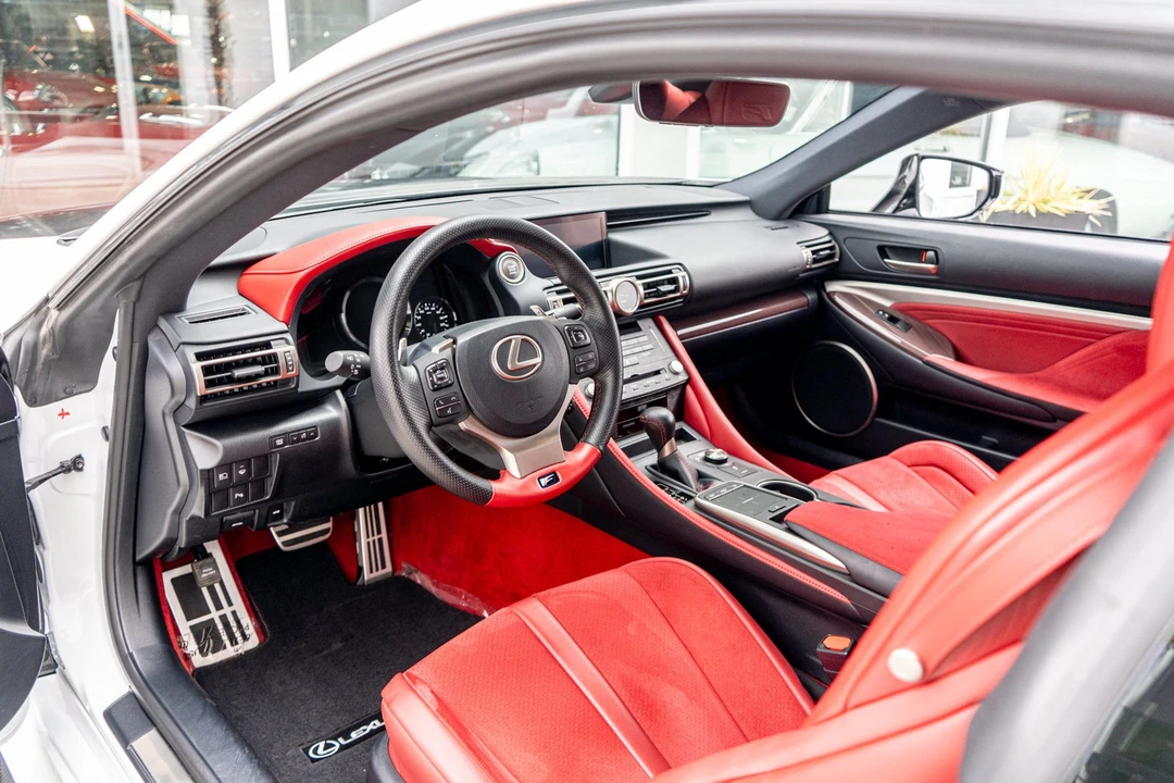 2020 Lexus RC F - Image 8 of 31