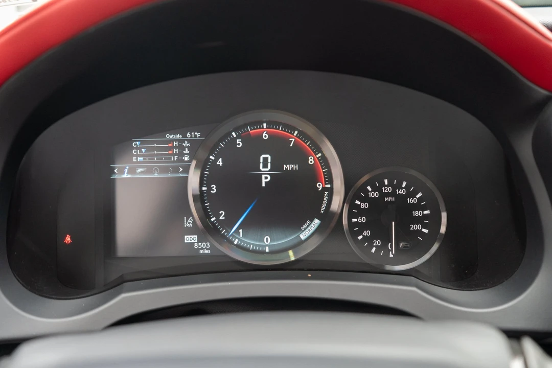 2020 Lexus RC F - Image 14 of 31