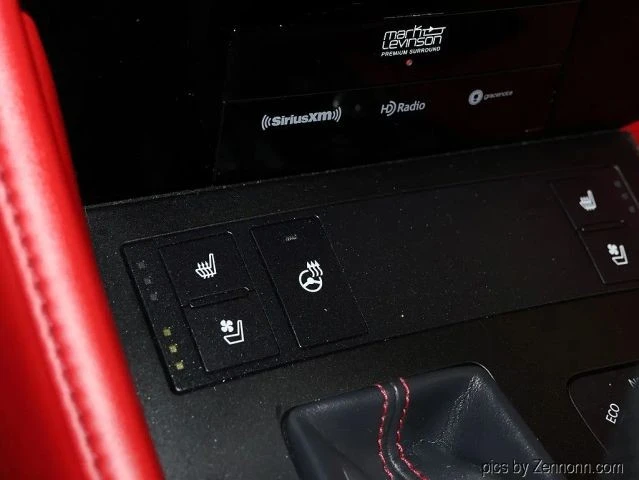 2020 Lexus RC F - Image 25 of 31