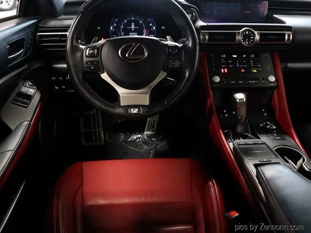 2020 Lexus RC F - Image 17 of 31