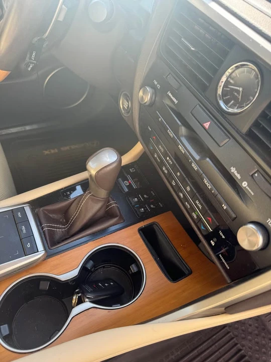 2020 Lexus RX 4th Gen - Image 17 of 20