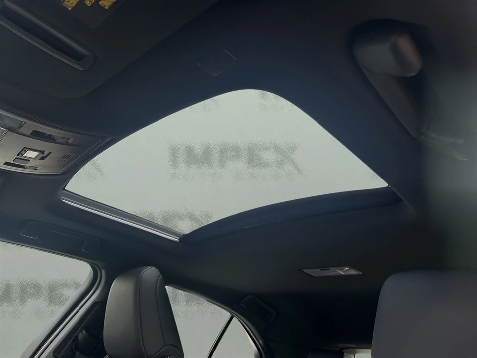 2020 Lexus - Image 10 of 12