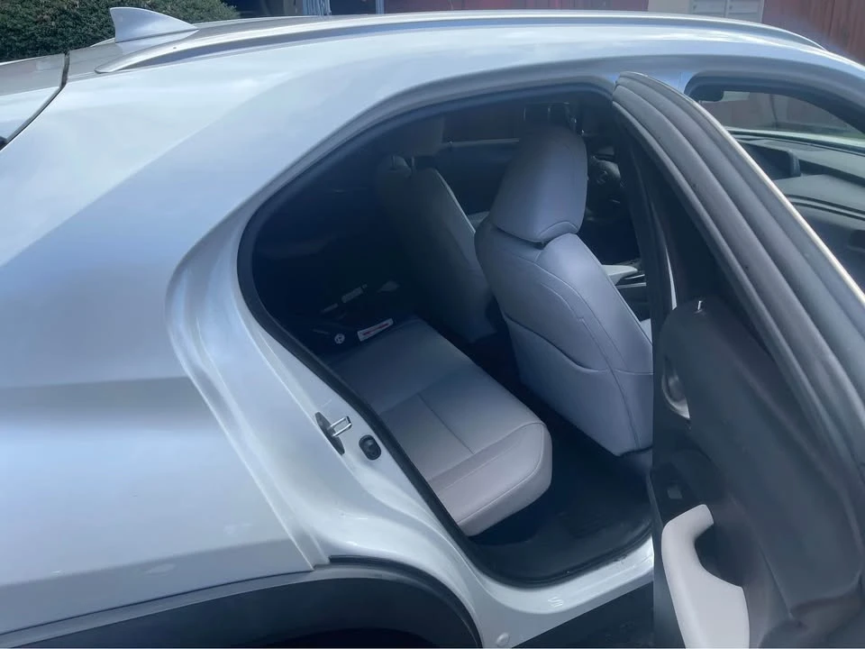 2020 Lexus - Image 8 of 17