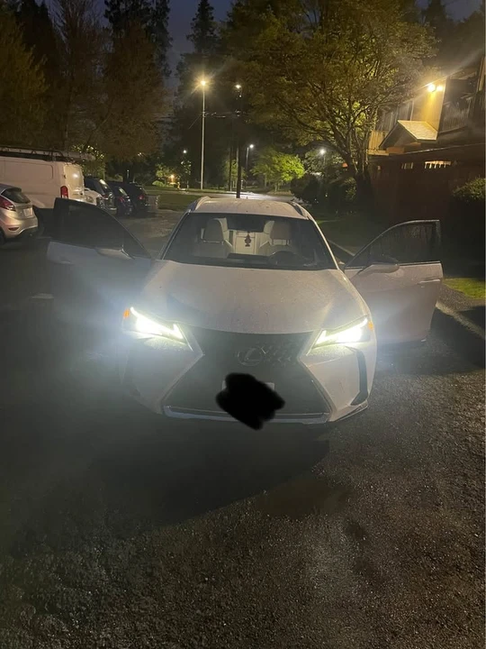 2020 Lexus - Image 14 of 17