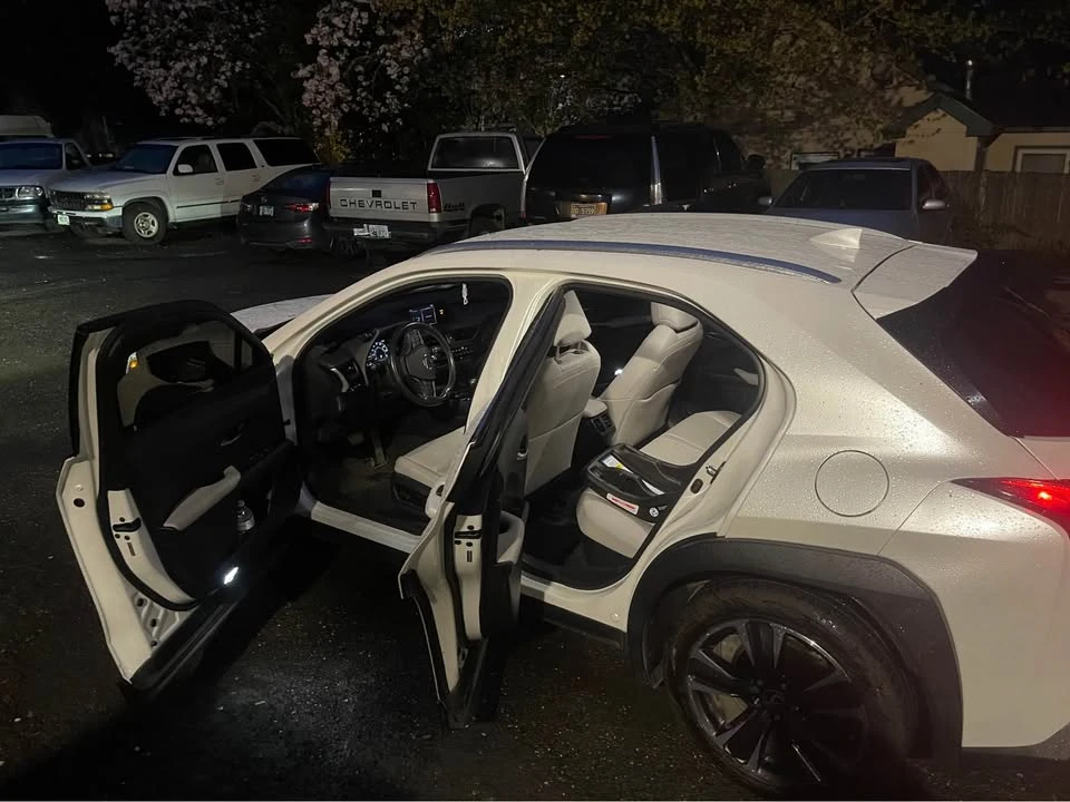 2020 Lexus - Image 12 of 17