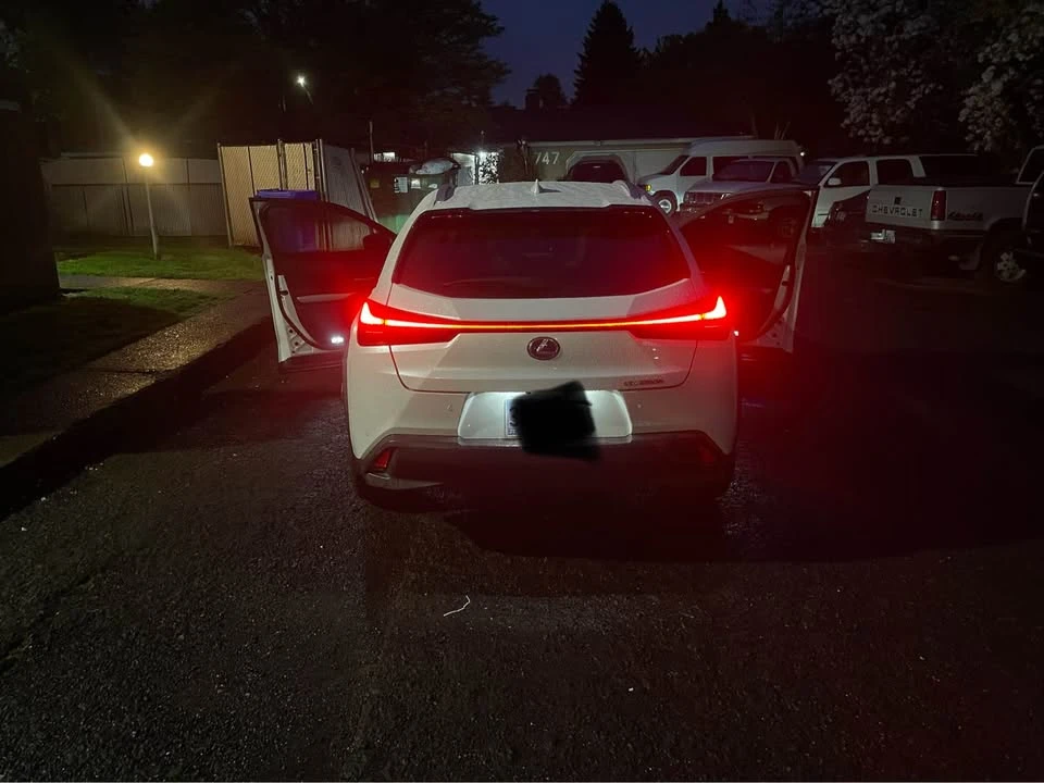 2020 Lexus - Image 11 of 17