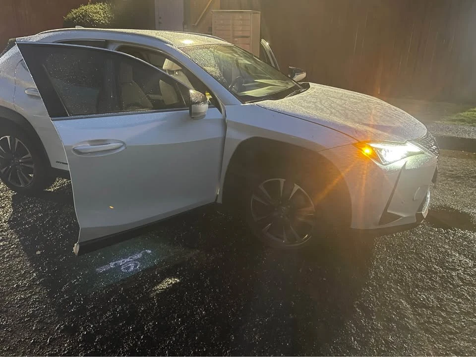 2020 Lexus - Image 17 of 17
