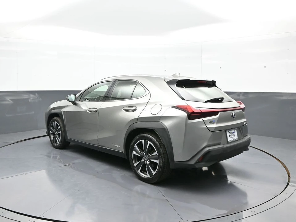 2020 Lexus - Image 8 of 31