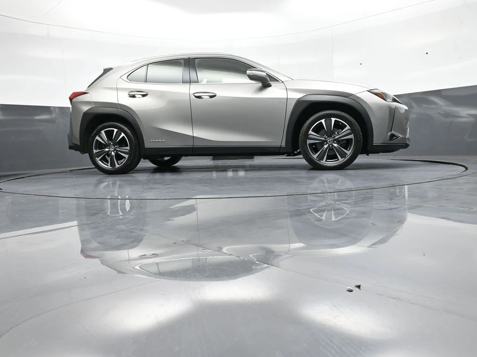 2020 Lexus - Image 29 of 31