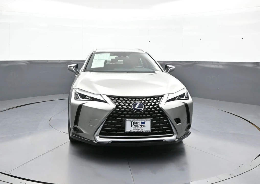 2020 Lexus - Image 2 of 31