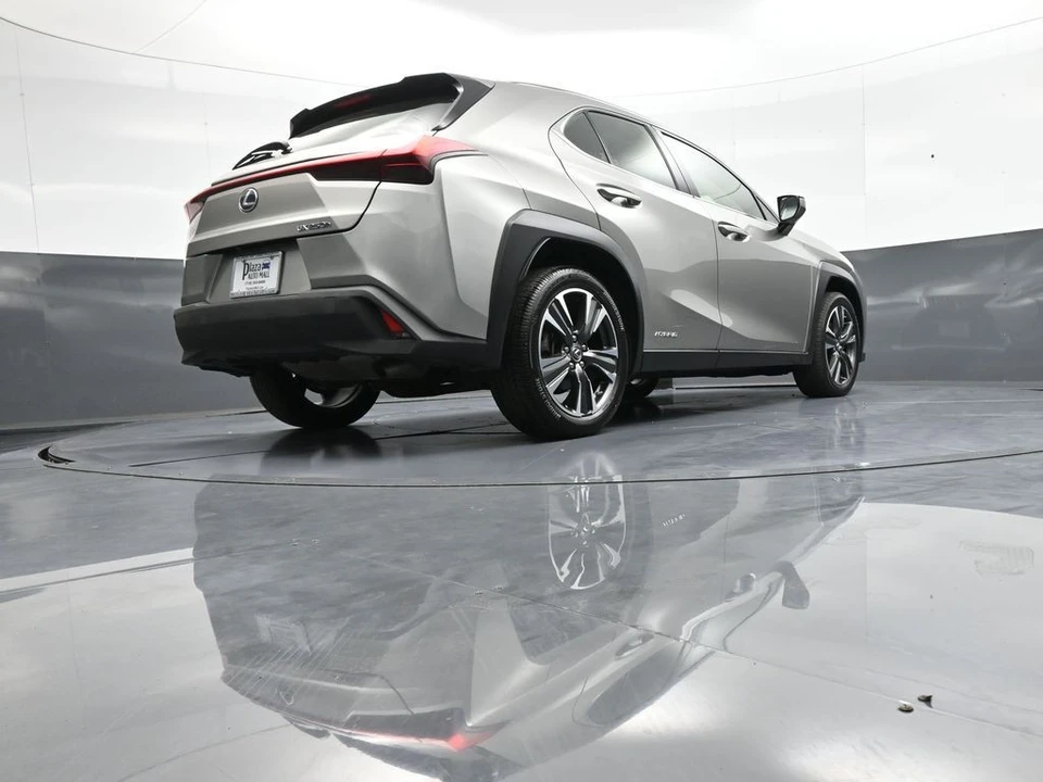 2020 Lexus - Image 30 of 31