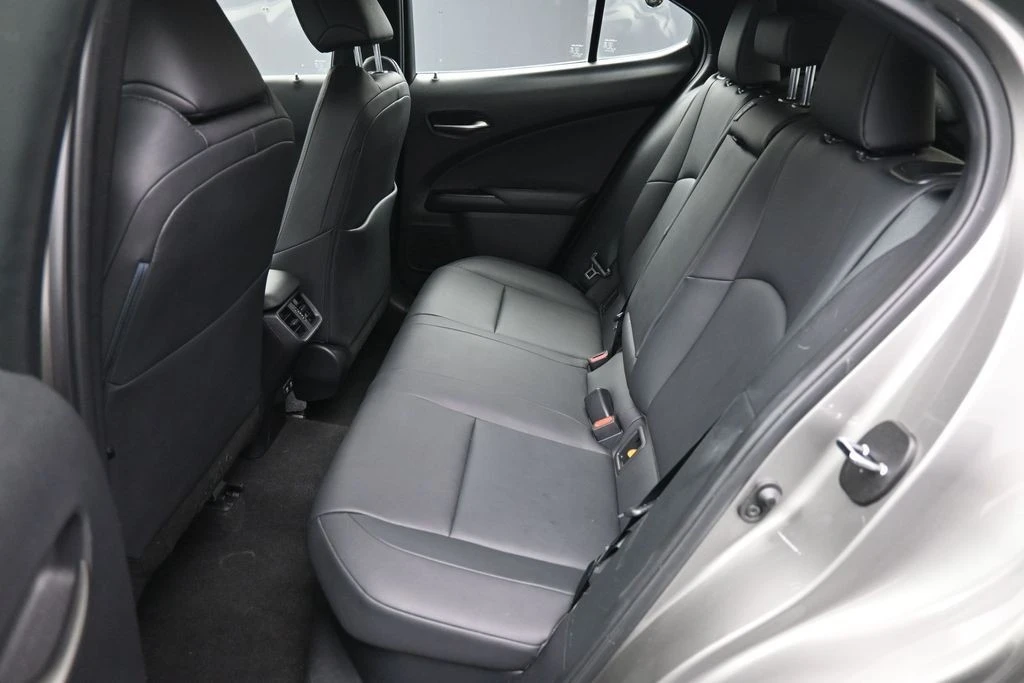2020 Lexus - Image 22 of 31
