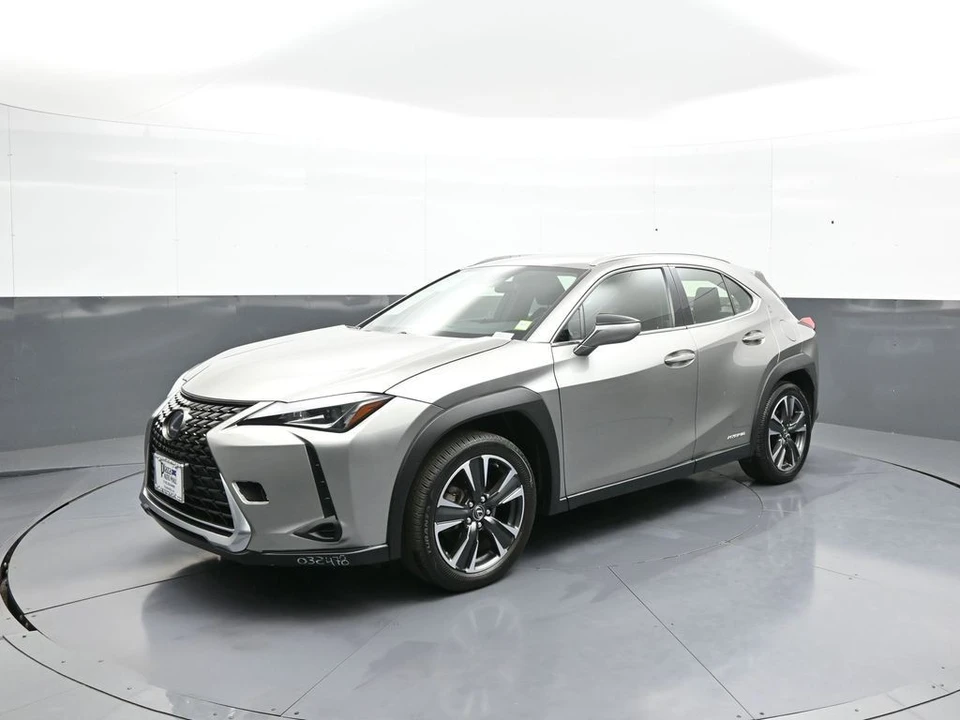 2020 Lexus - Image 10 of 31