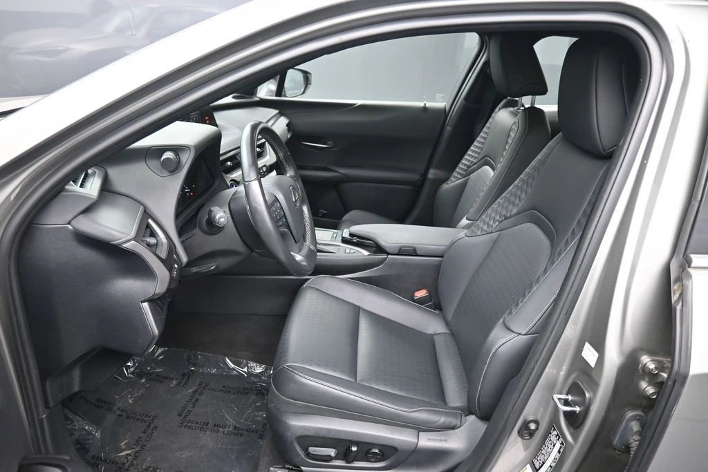 2020 Lexus - Image 20 of 31