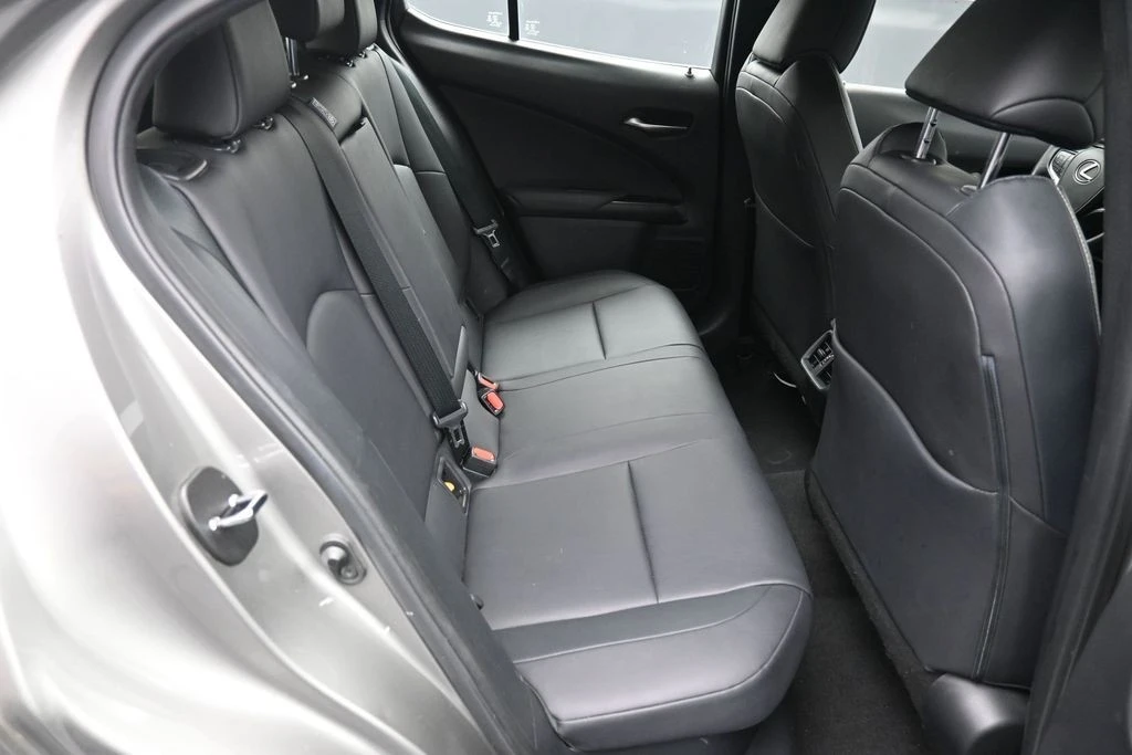 2020 Lexus - Image 24 of 31