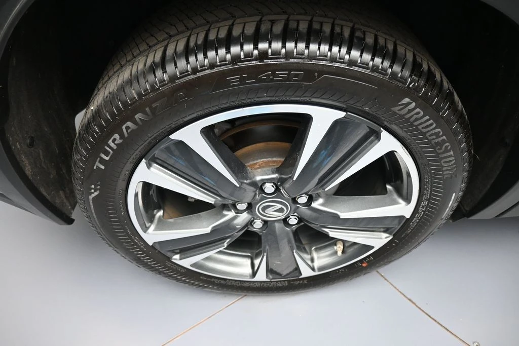 2020 Lexus - Image 12 of 31