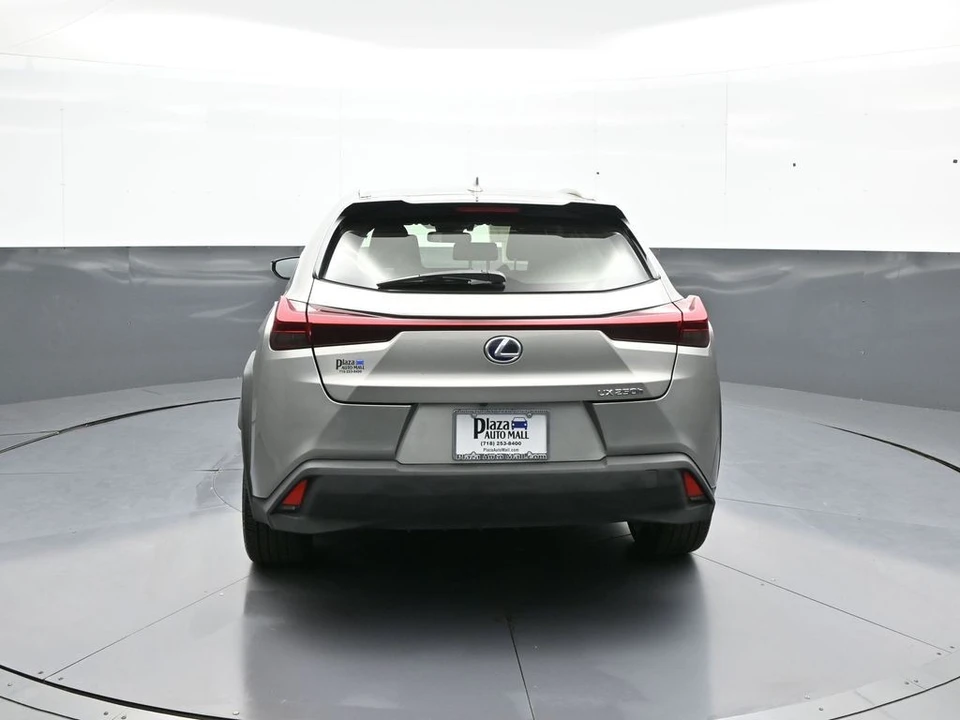 2020 Lexus - Image 7 of 31