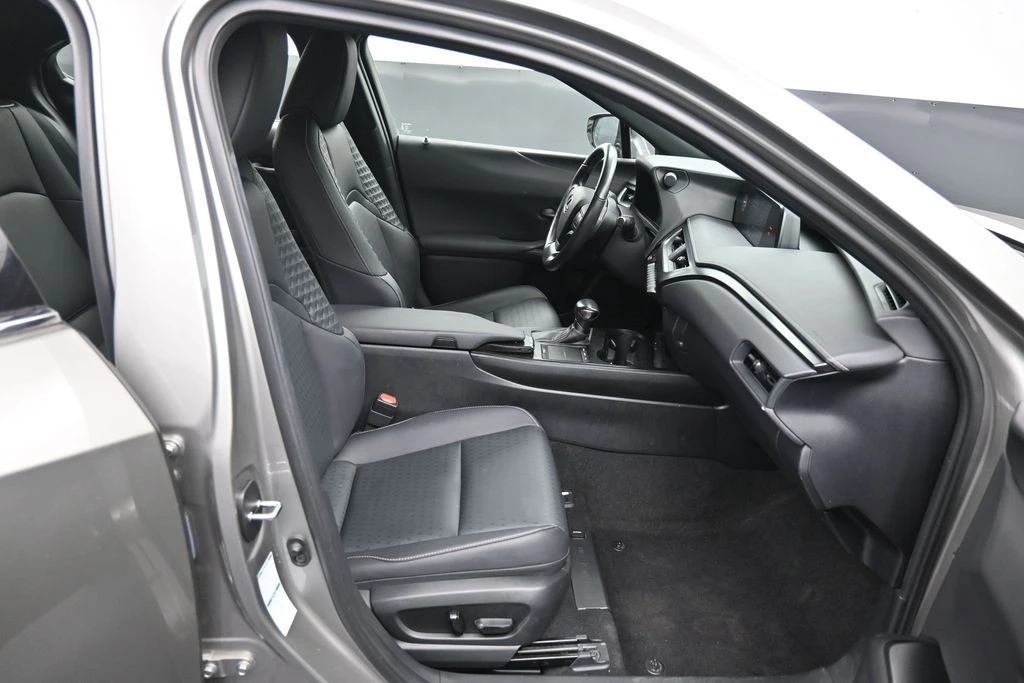 2020 Lexus - Image 25 of 31