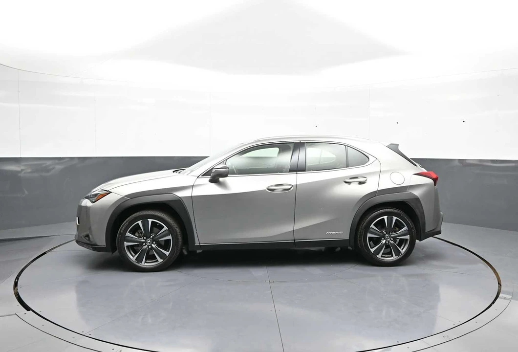 2020 Lexus - Image 8 of 31