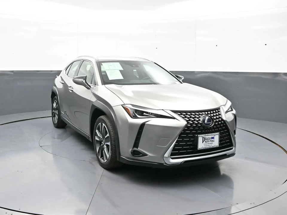 2020 Lexus - Image 2 of 31
