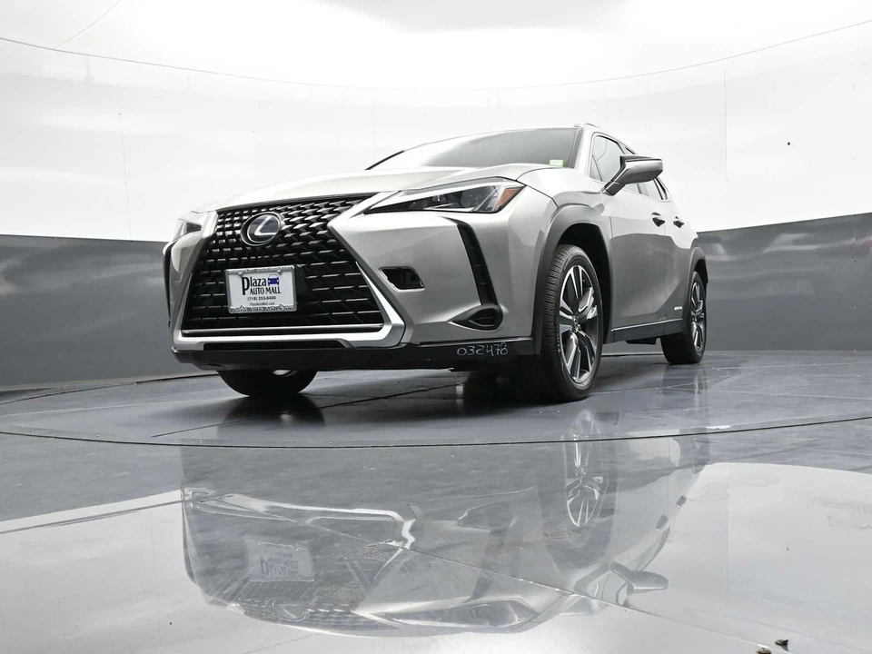 2020 Lexus - Image 25 of 31