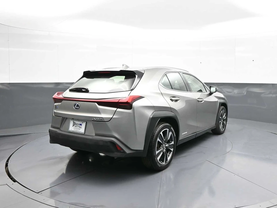 2020 Lexus - Image 5 of 31