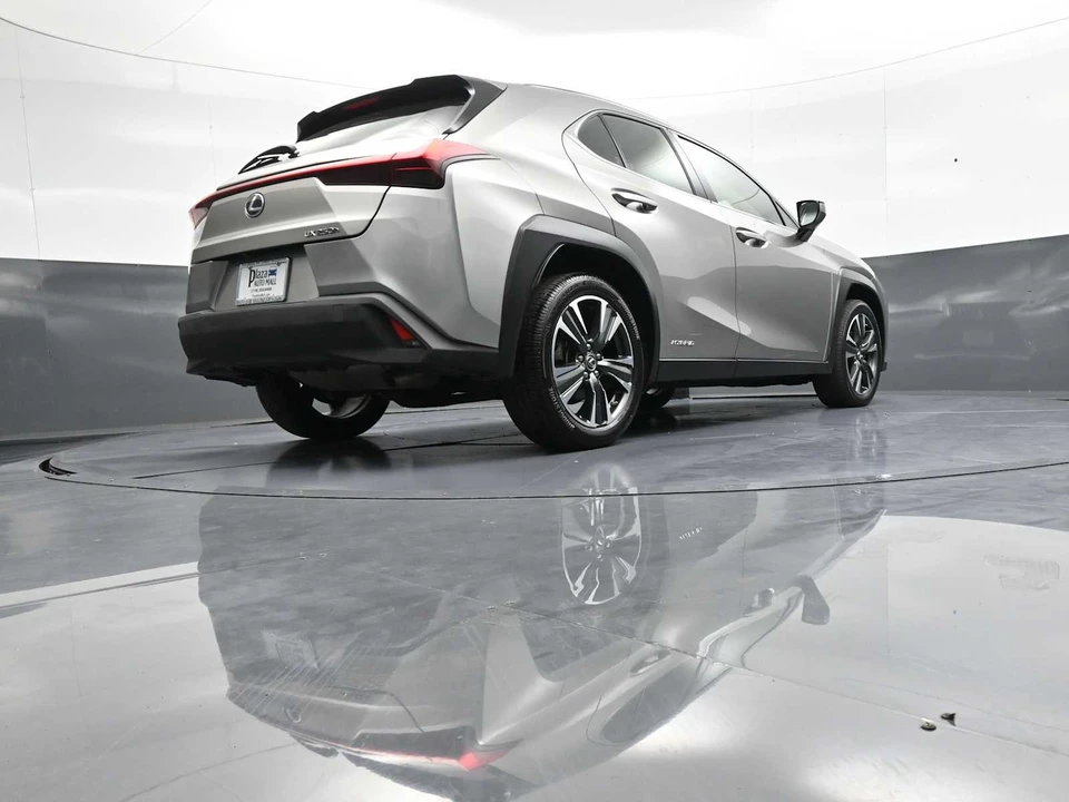 2020 Lexus - Image 29 of 31