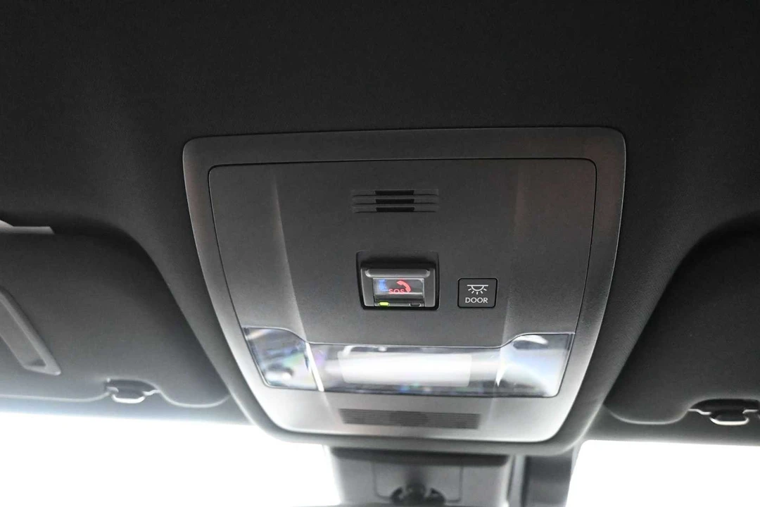 2020 Lexus - Image 18 of 31