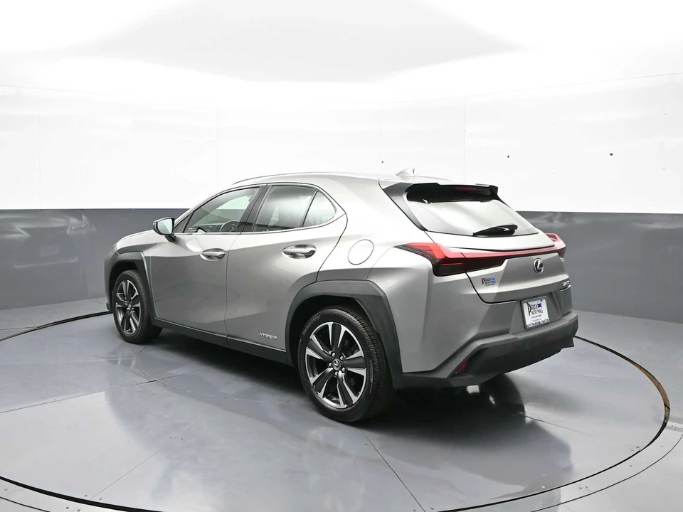 2020 Lexus - Image 7 of 31