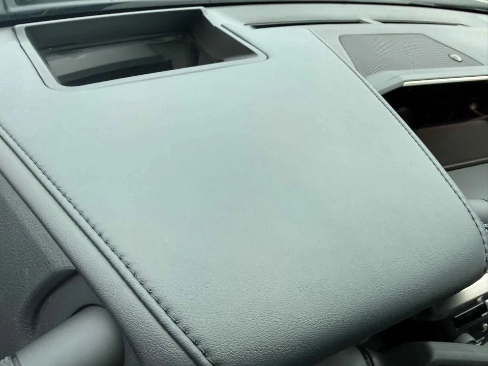 2020 Lexus ES 7th Gen - Image 15 of 17