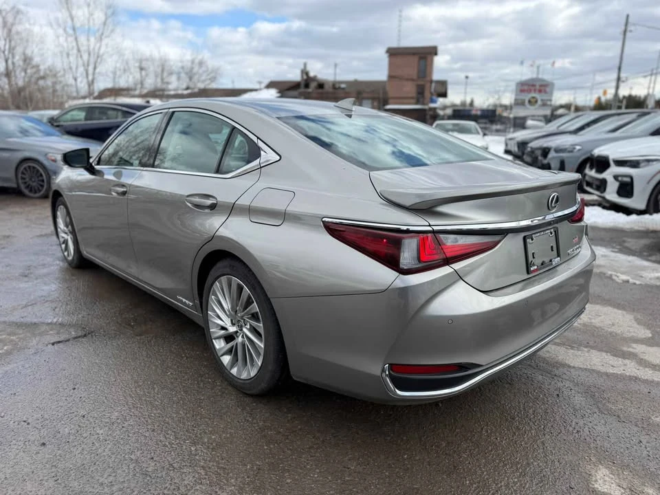 2020 Lexus ES 7th Gen - Image 4 of 17