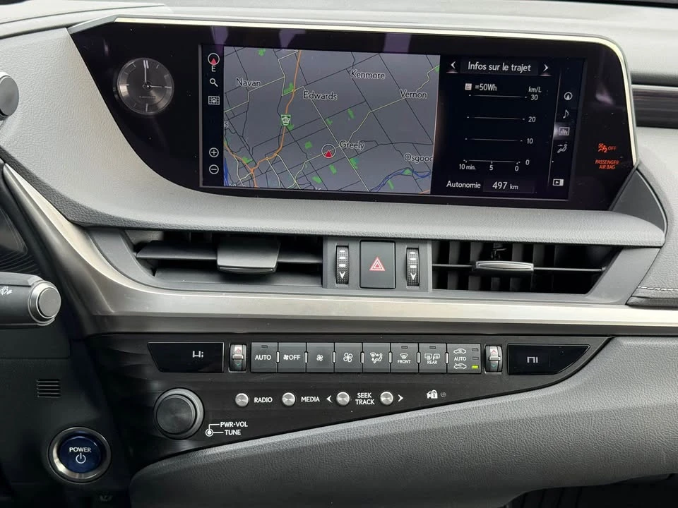 2020 Lexus ES 7th Gen - Image 16 of 19