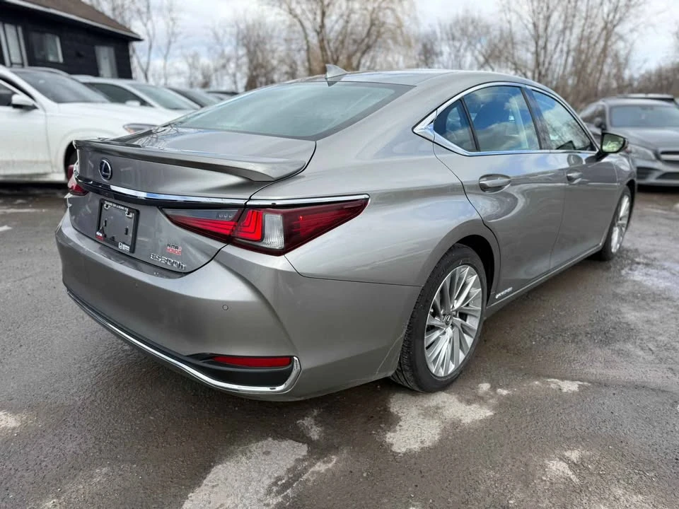 2020 Lexus ES 7th Gen - Image 6 of 17