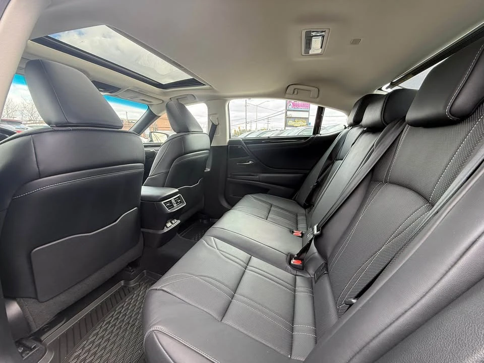 2020 Lexus ES 7th Gen - Image 6 of 19