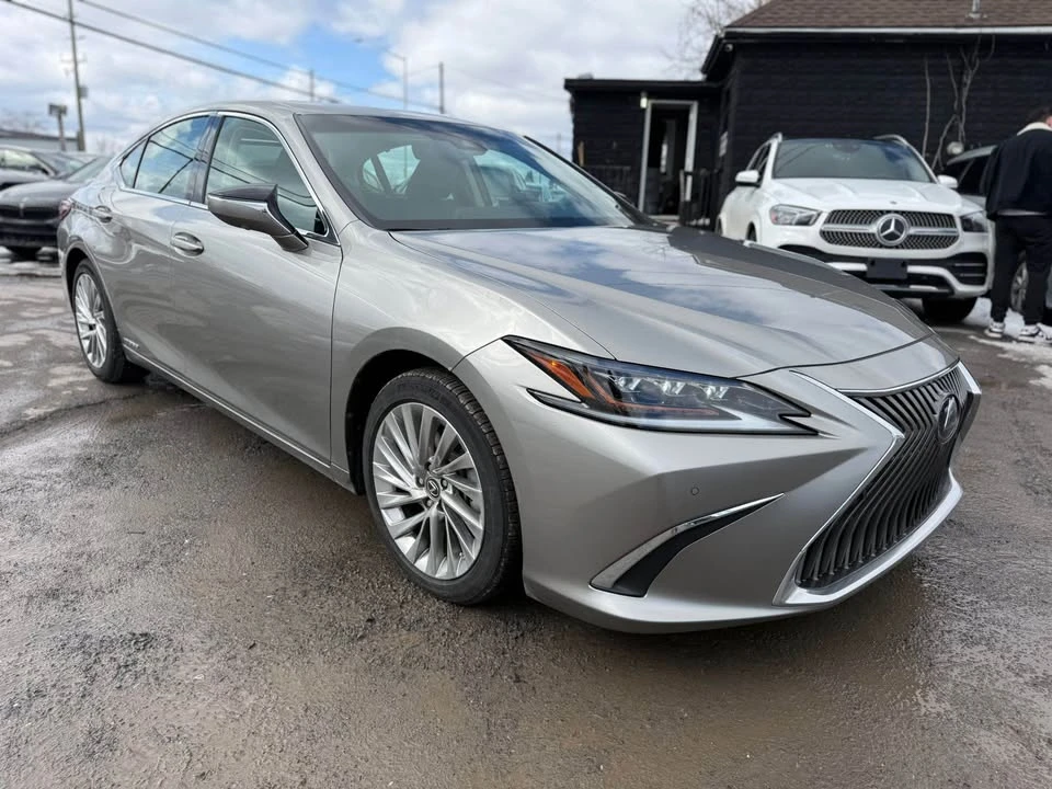 2020 Lexus ES 7th Gen - Image 2 of 19