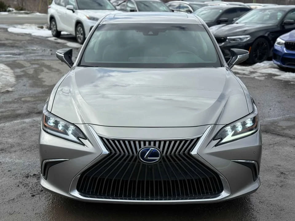 2020 Lexus ES 7th Gen - Image 2 of 17
