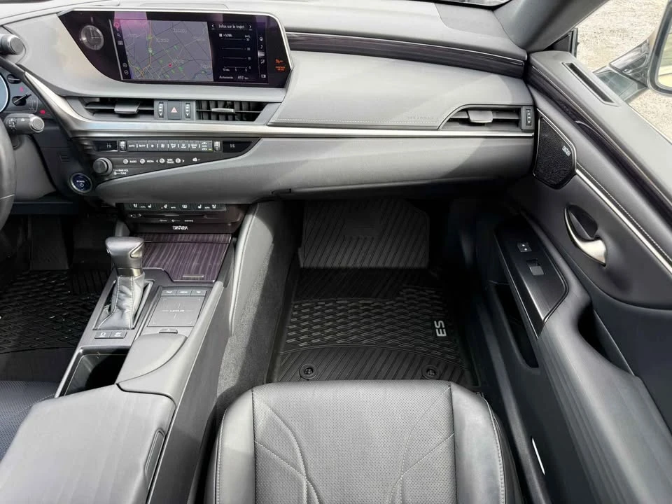 2020 Lexus ES 7th Gen - Image 8 of 17