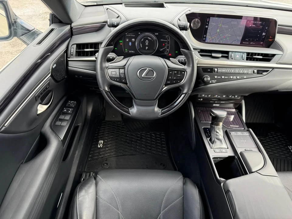 2020 Lexus ES 7th Gen - Image 8 of 19