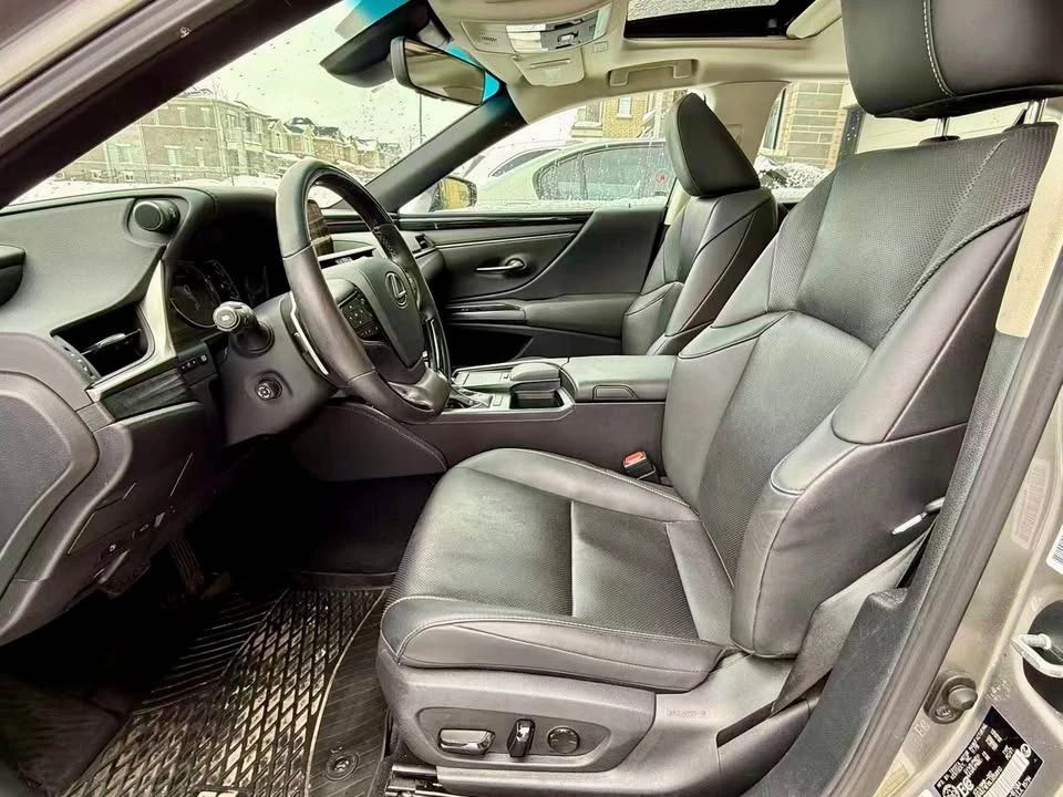 2020 Lexus ES 7th Gen - Image 9 of 11