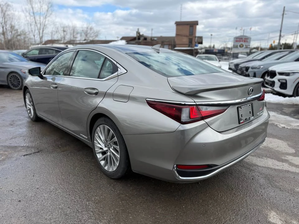 2020 Lexus ES 7th Gen - Image 3 of 19