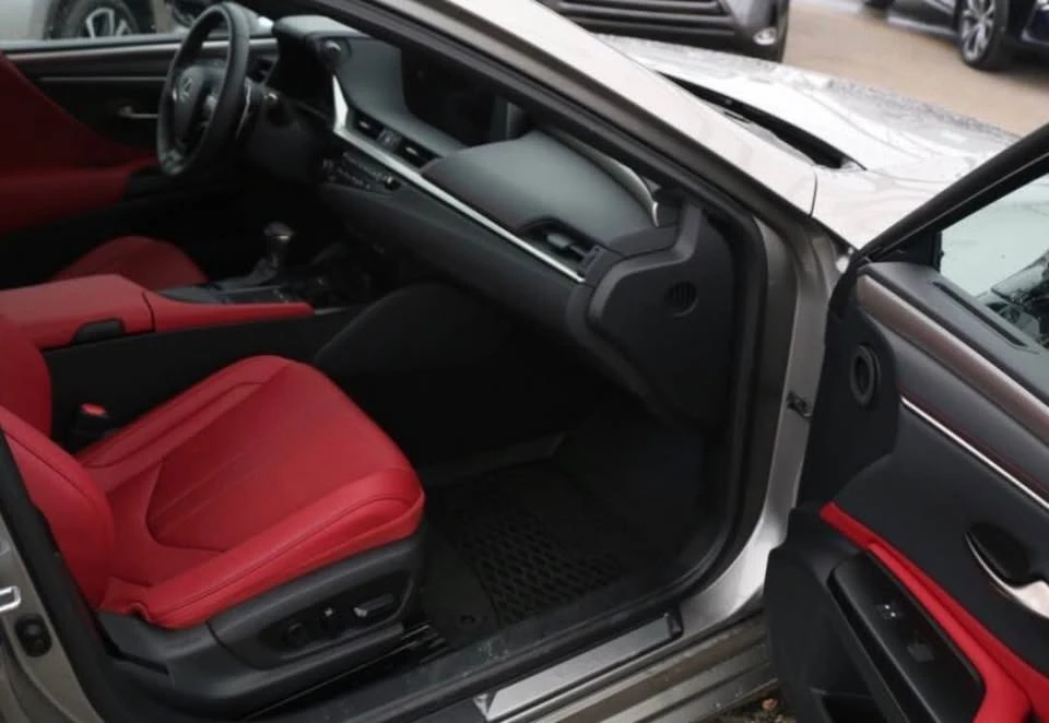 2020 Lexus ES 7th Gen - Image 6 of 8