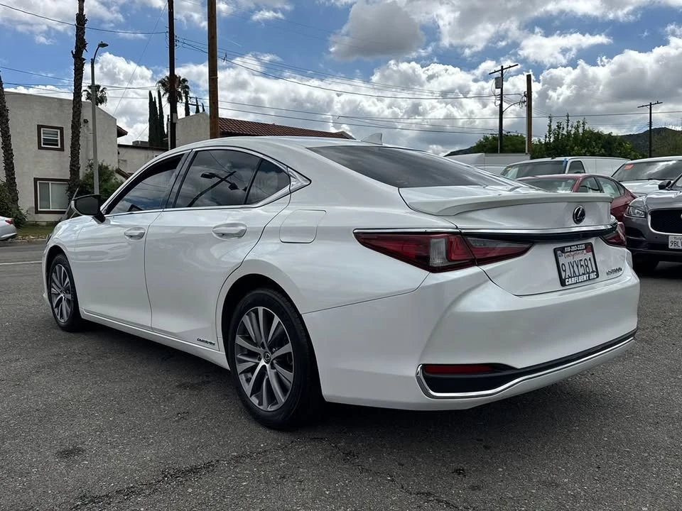 2020 Lexus ES 7th Gen - Image 4 of 20