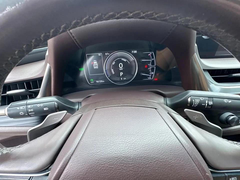 2020 Lexus ES 7th Gen - Image 15 of 20