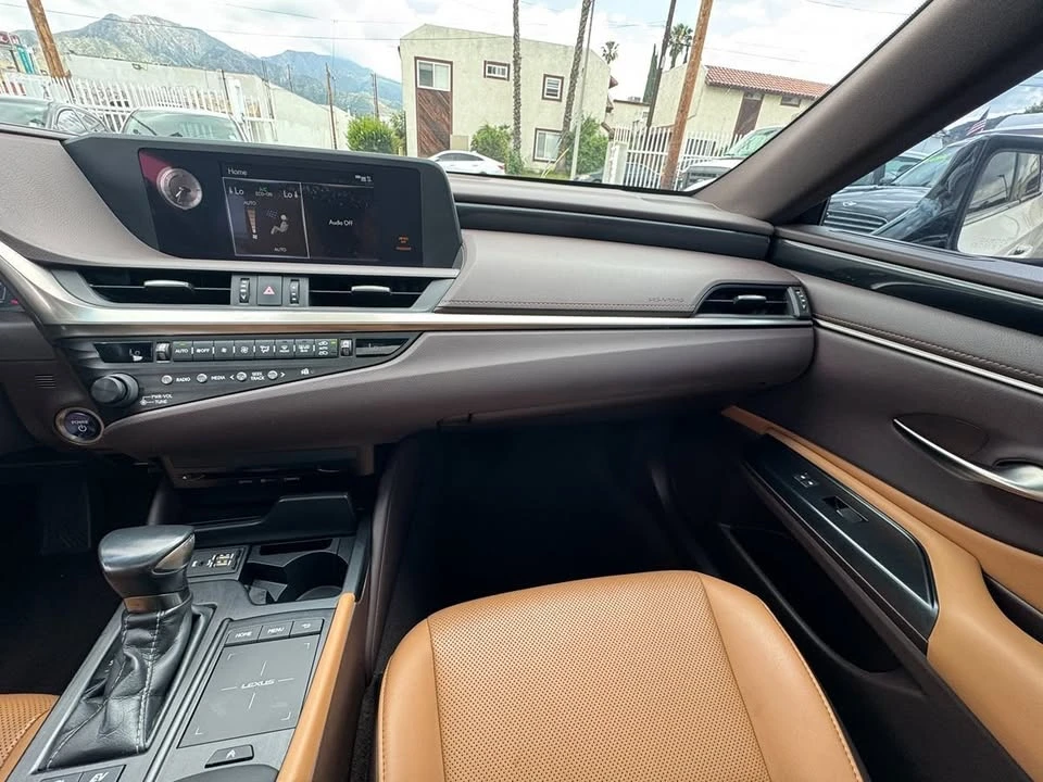 2020 Lexus ES 7th Gen - Image 20 of 20